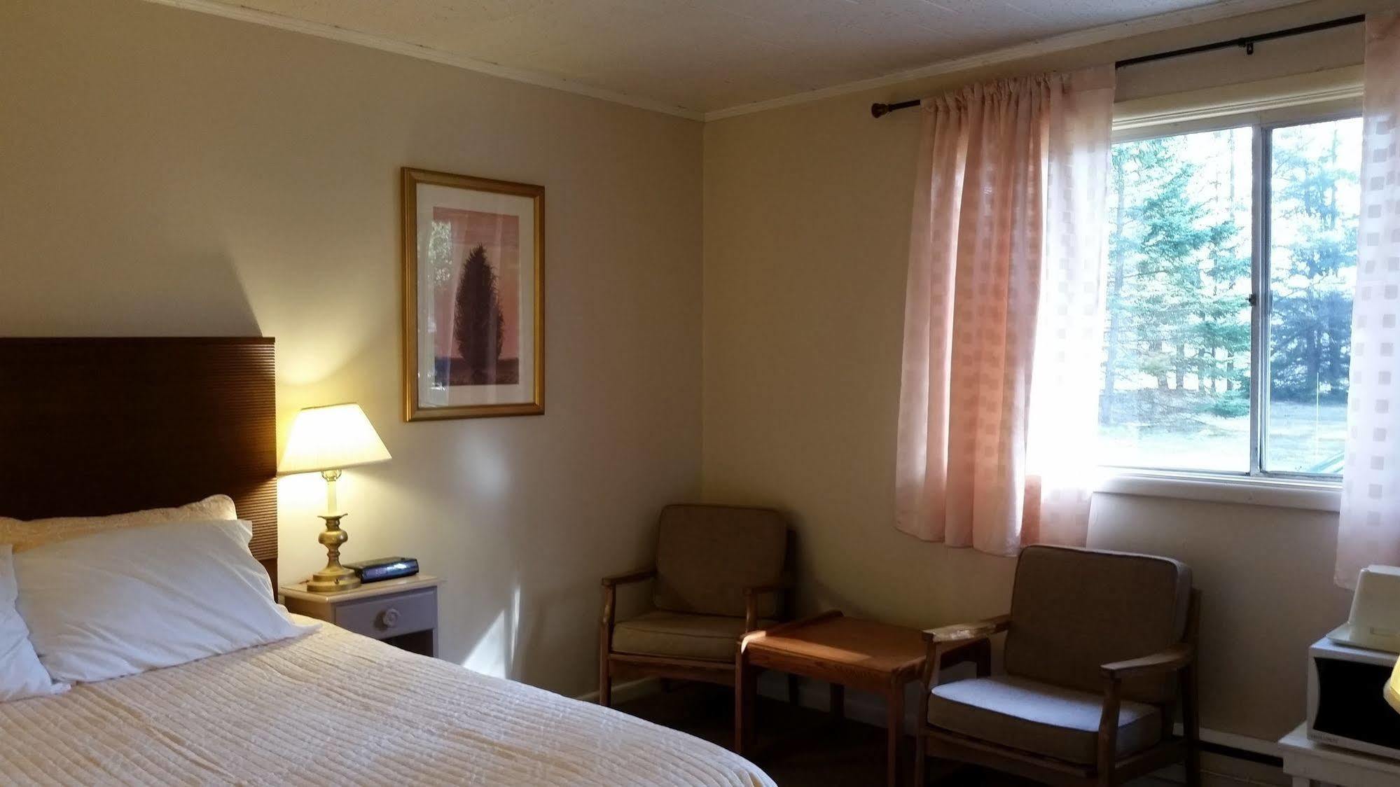 Pinecone Motel Сассекс Экстерьер фото